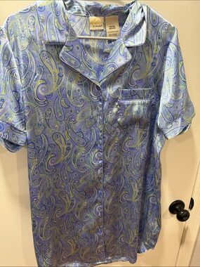 Women “s Paisley Button-Down Shirt - Blue/Green
